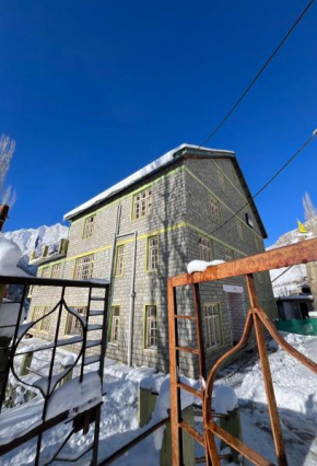 SNOWFLAKE Homestay
